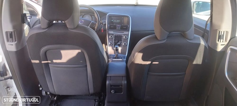 Volvo XC 60 2.0 D4 Momentum - 13