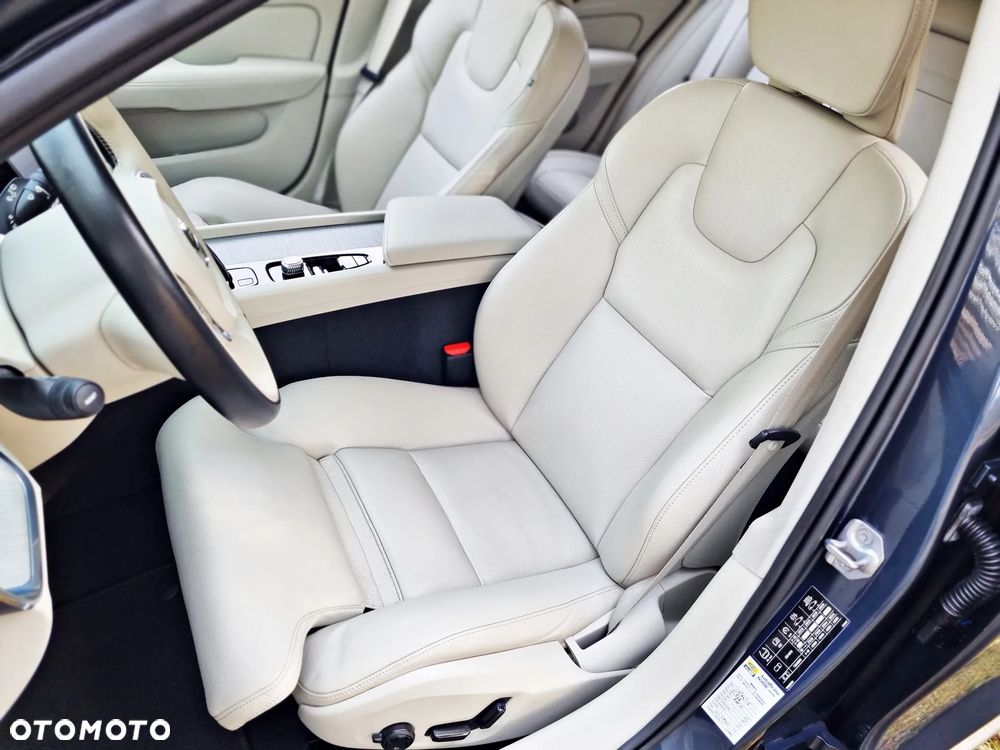 Volvo V60 Cross Country B5 B AWD Plus - 21