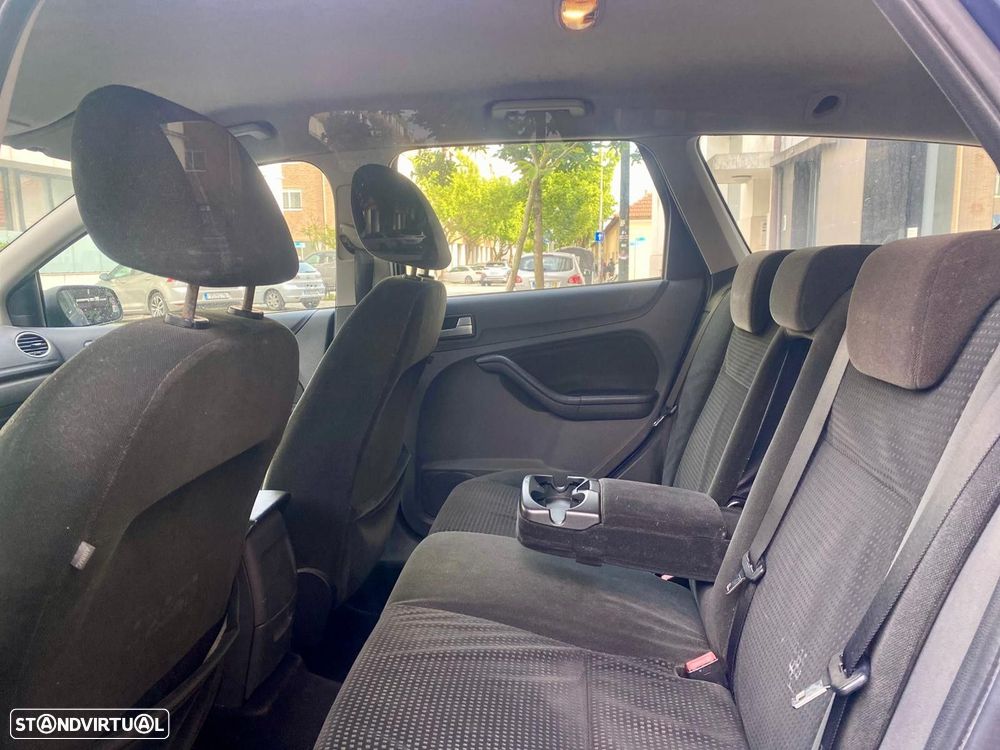 Ford Focus SW 1.6 TDCi Ambiente - 23