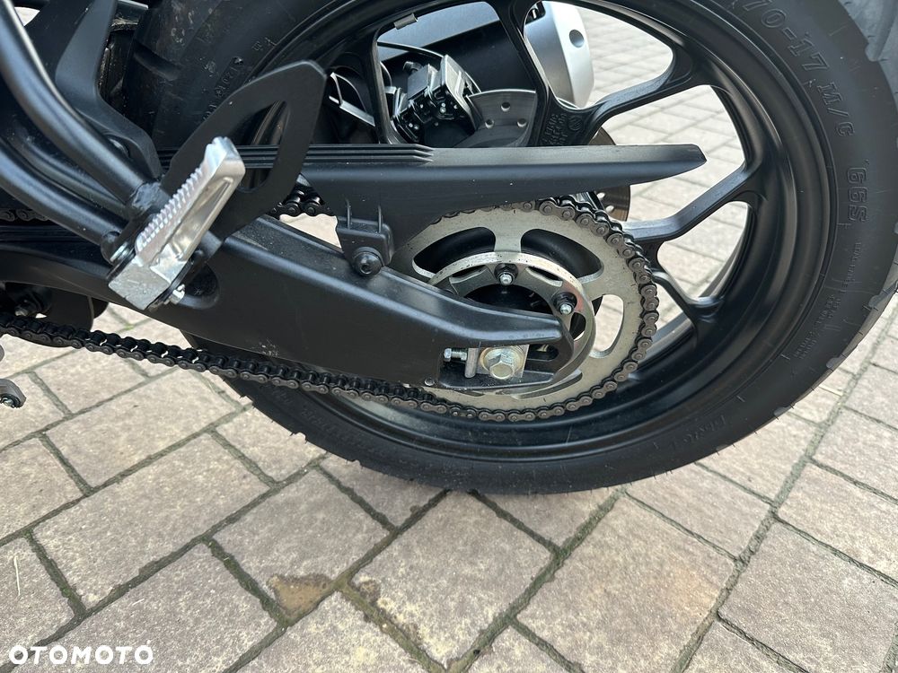 Yamaha XSR - 12