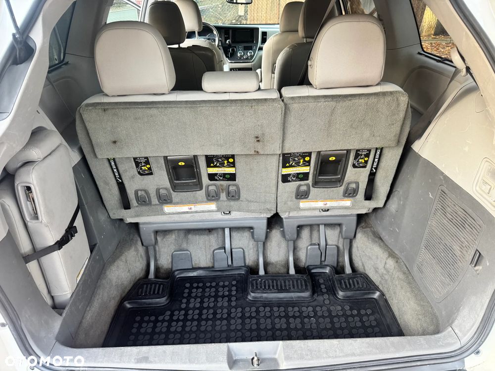 Toyota Sienna - 15