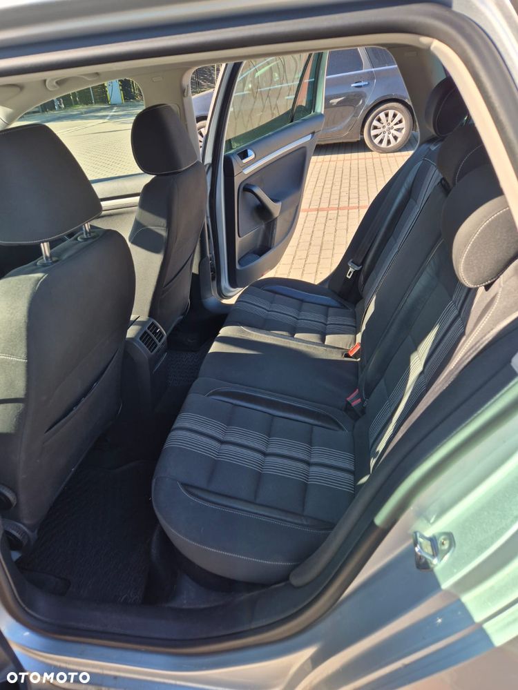 Volkswagen Golf 1.6 TDI Highline - 9