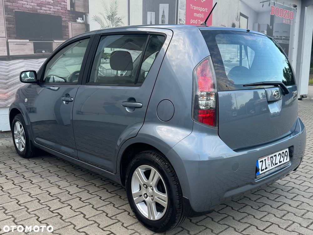 Daihatsu Sirion - 4