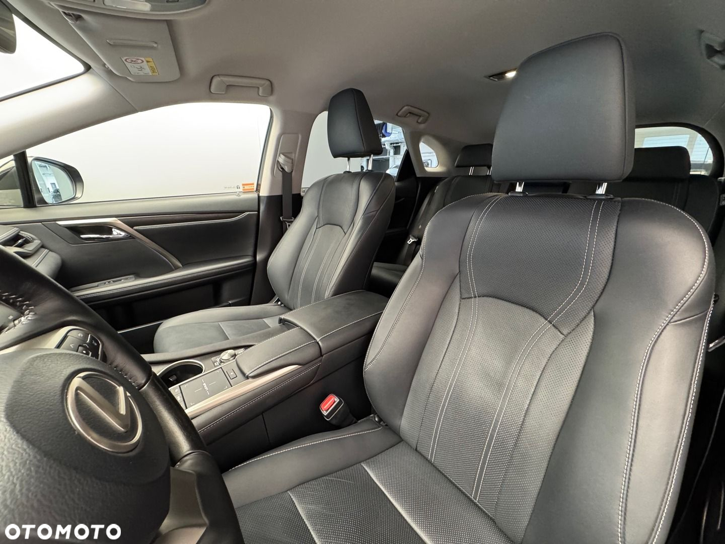 Lexus RX - 14