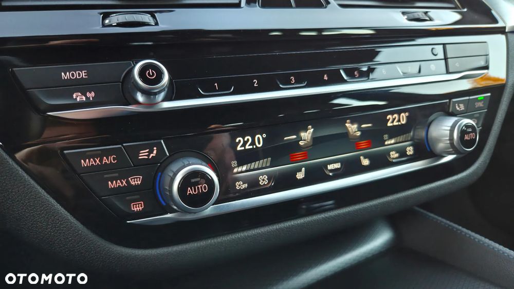 BMW Seria 5 520d Touring M Sport Edition - 22