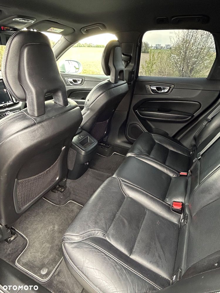 Volvo XC 60 D5 SCR AWD R-Design - 10