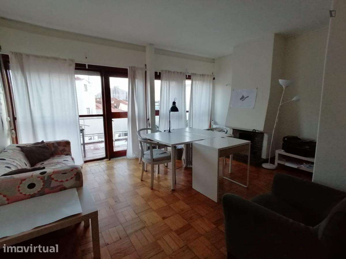 Quarto - localizado em Massarelos Porto - Grande imagem: 5/9