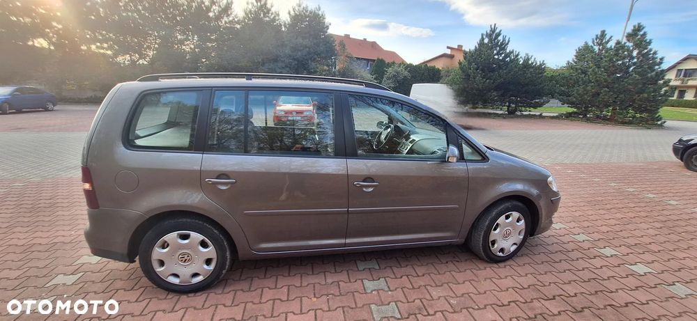 Volkswagen Touran - 5