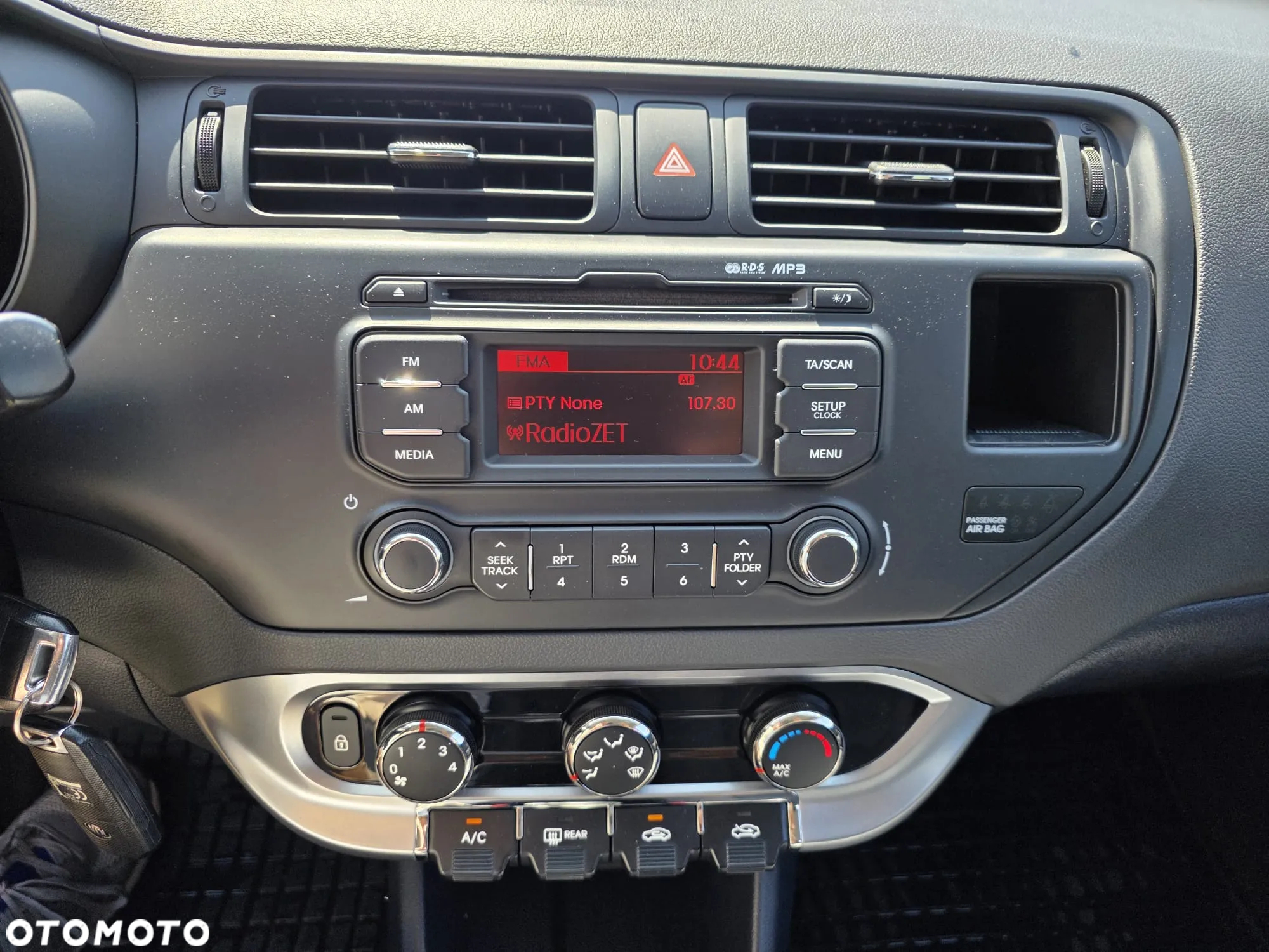 Kia Rio 1.2 Business Line - 9