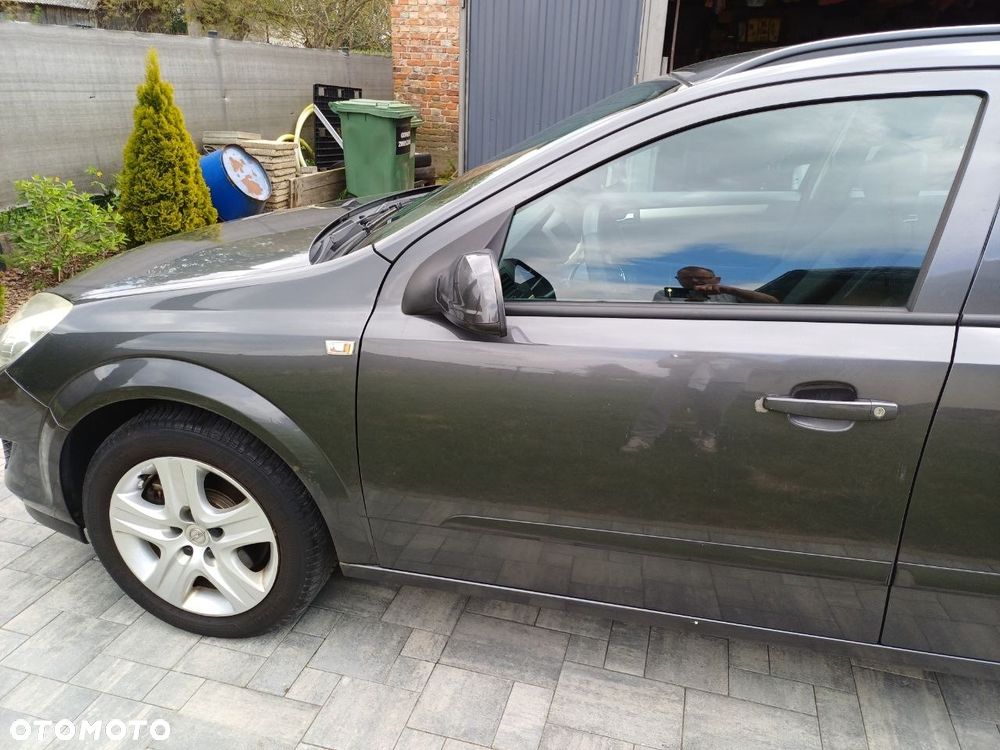 Opel Astra 1.9 CDTI Enjoy - 9