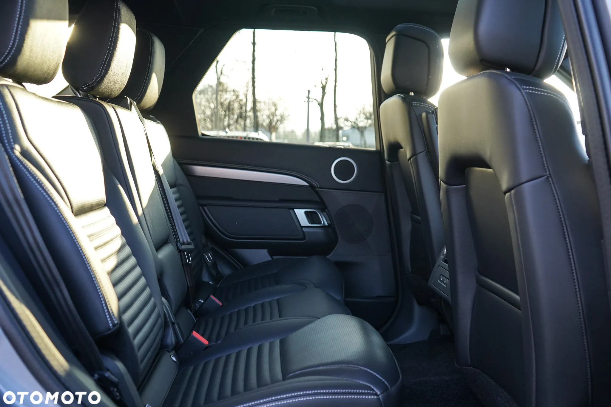 Land Rover Discovery D250 S - 21