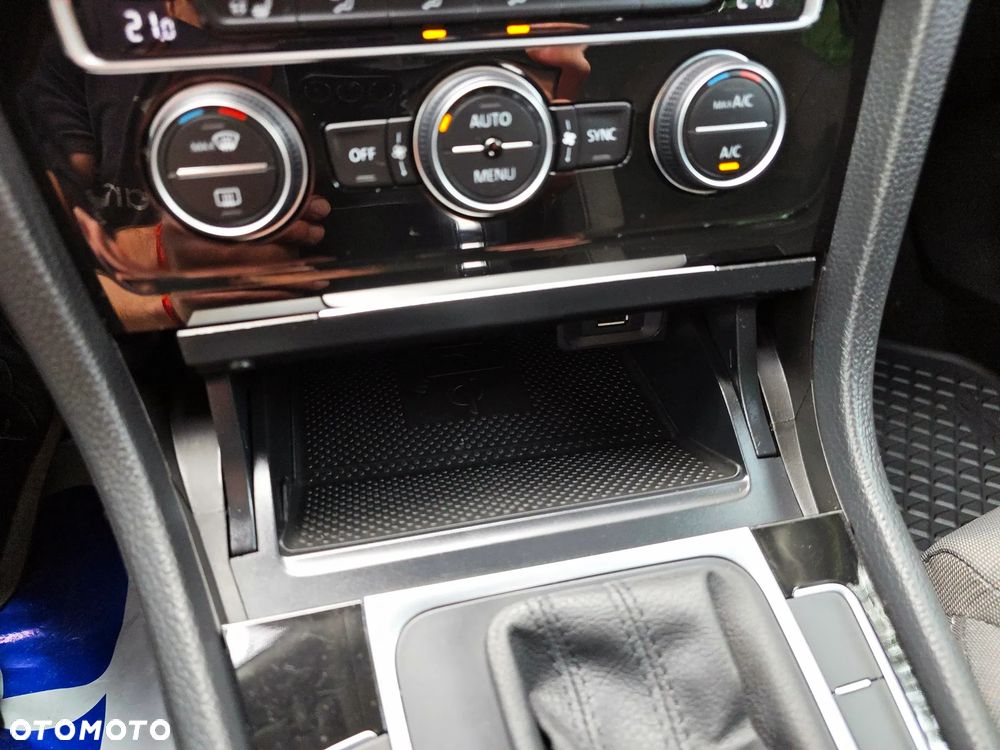 Volkswagen Golf 1.5 TSI ACT OPF DSG Highline - 20