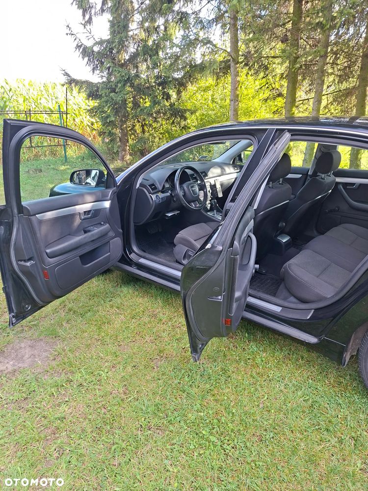Audi A4 Limousine - 14