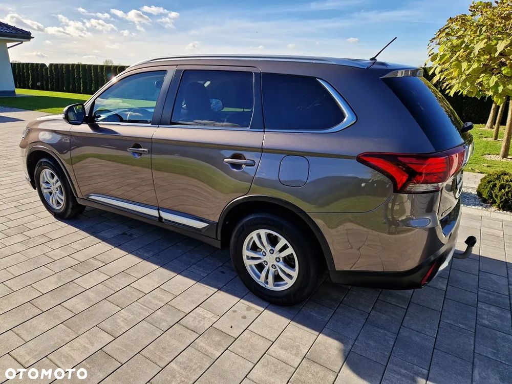 Mitsubishi Outlander 2.0 2WD SUV-Star - 5