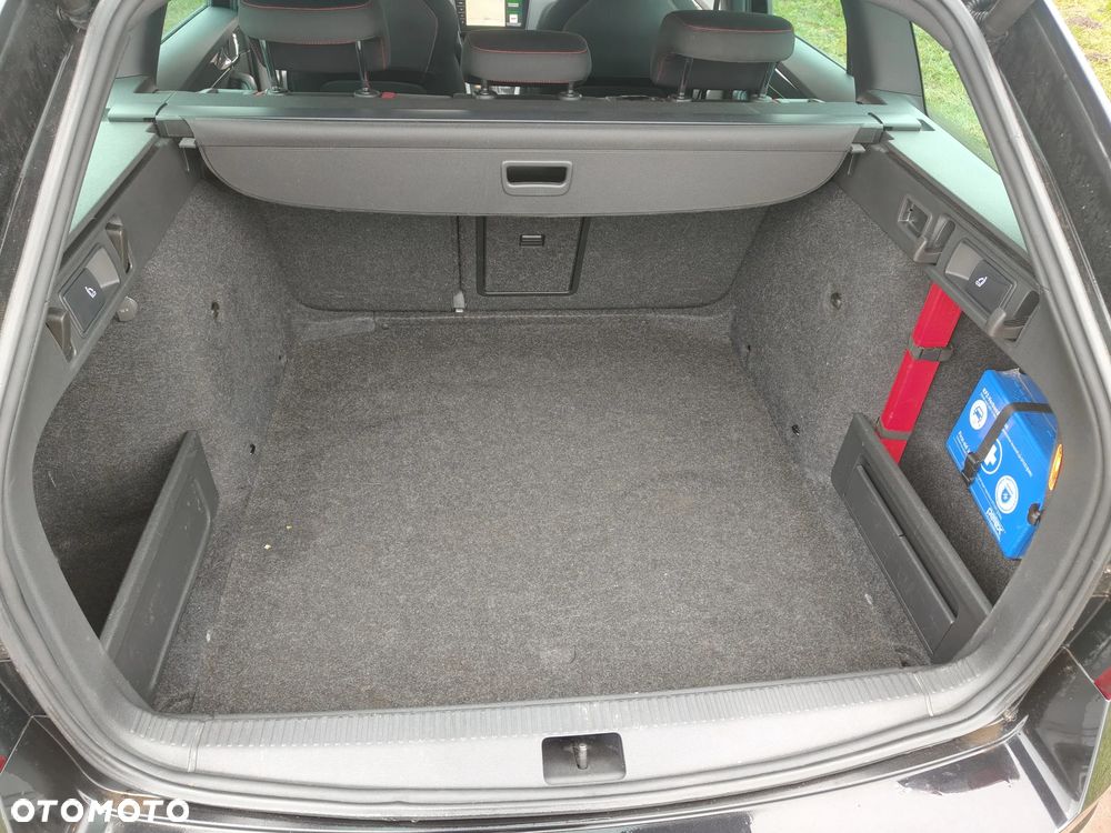 Skoda Octavia 2.0 TDI DSG RS - 9