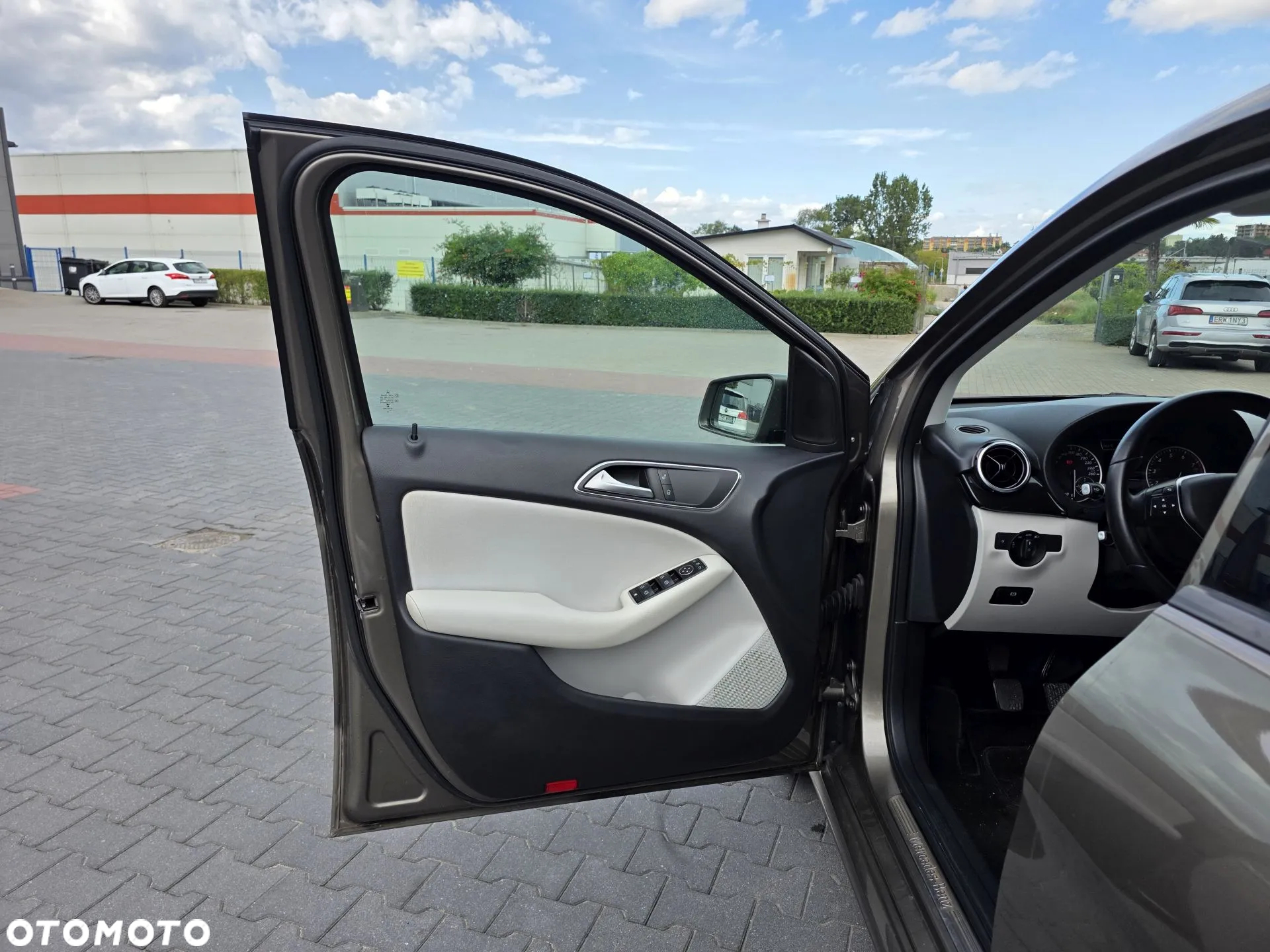 Mercedes-Benz Klasa B 180 BlueEFFICIENCY Edition Style - 13