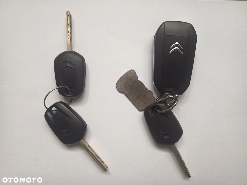 Citroën C3 1.2 PureTech Exclusive - 19