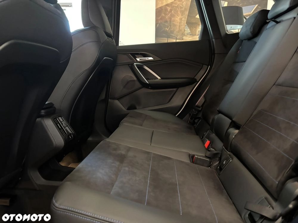 BMW X1 sDrive20i mHEV - 11