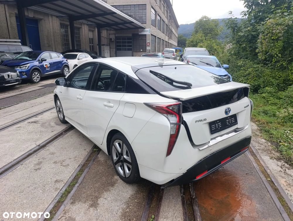 Toyota Prius 1.8 Hybrid Premium - 4