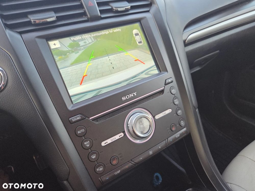 Ford Fusion - 12