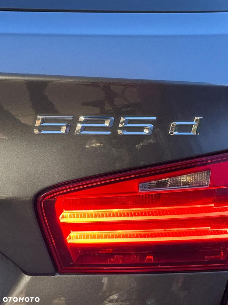 BMW Seria 5 525d xDrive Luxury Line - 15