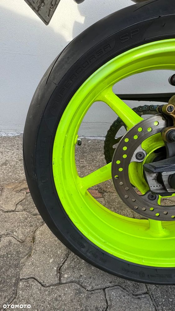 Triumph Street Triple - 6