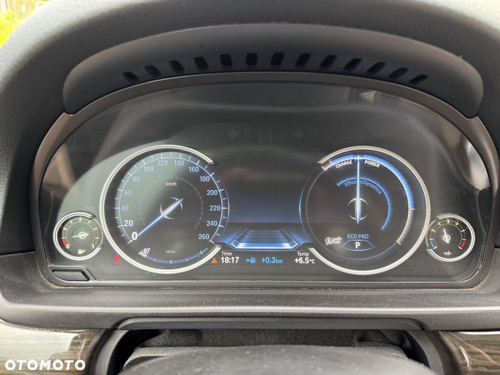 BMW Seria 5 525d xDrive Luxury Line - 30