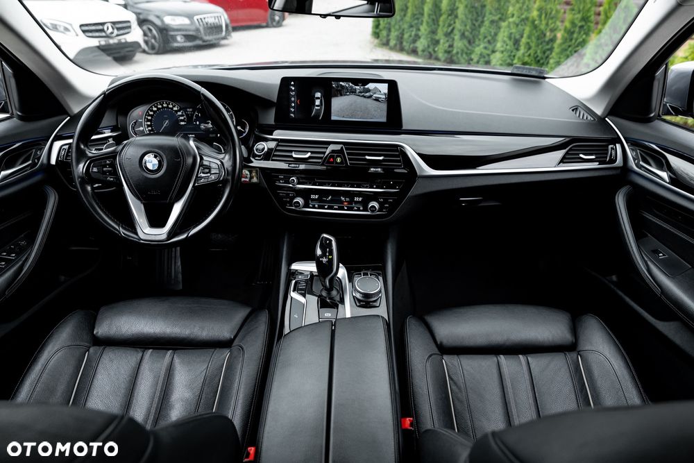 BMW Seria 5 520d xDrive Sport Line sport - 29