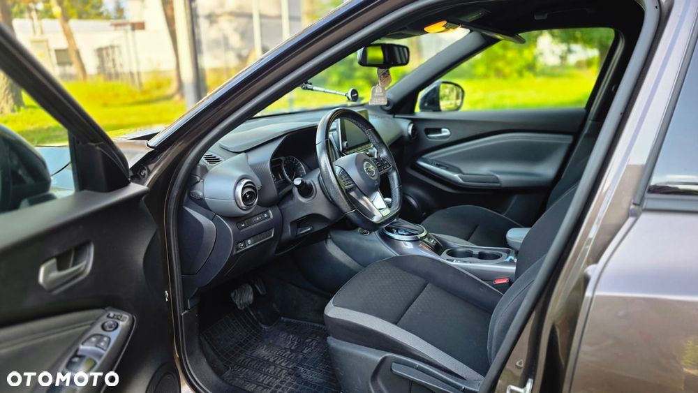 Nissan Juke 1.0 DIG-T N-Connecta DCT - 2