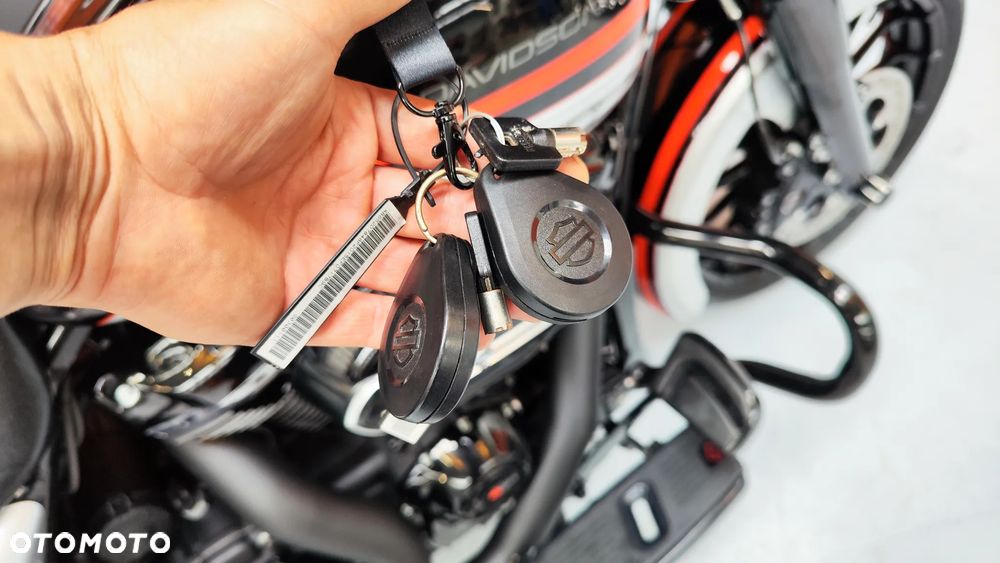 Harley-Davidson Touring Street Glide - 15