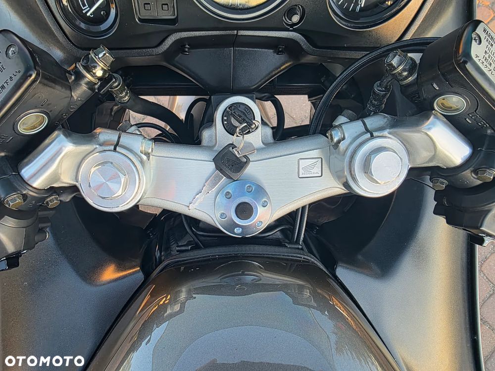 Honda CBR - 32