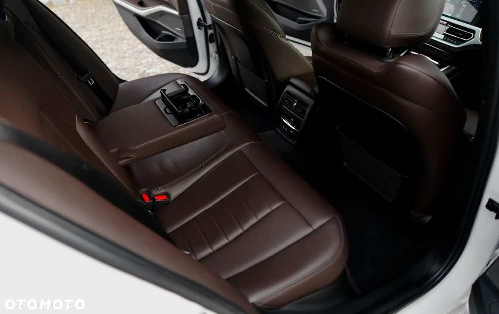 BMW Seria 3 M340i xDrive - 24