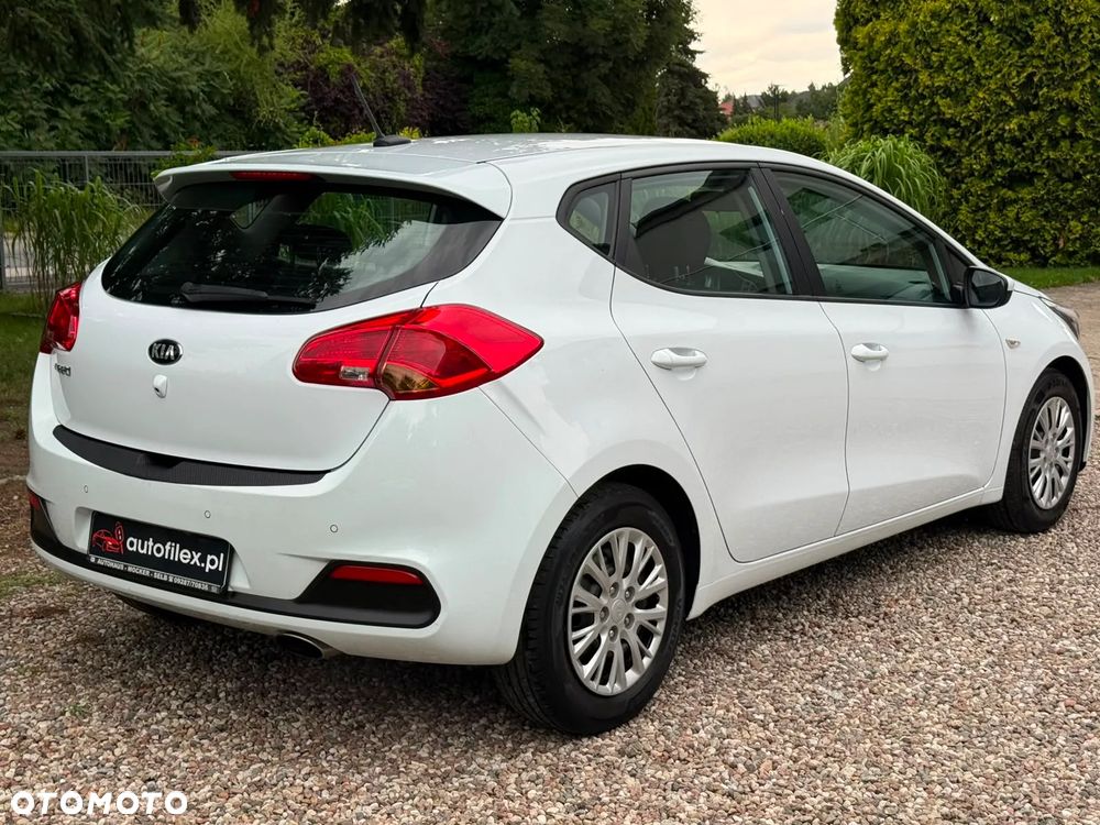Kia Ceed - 4