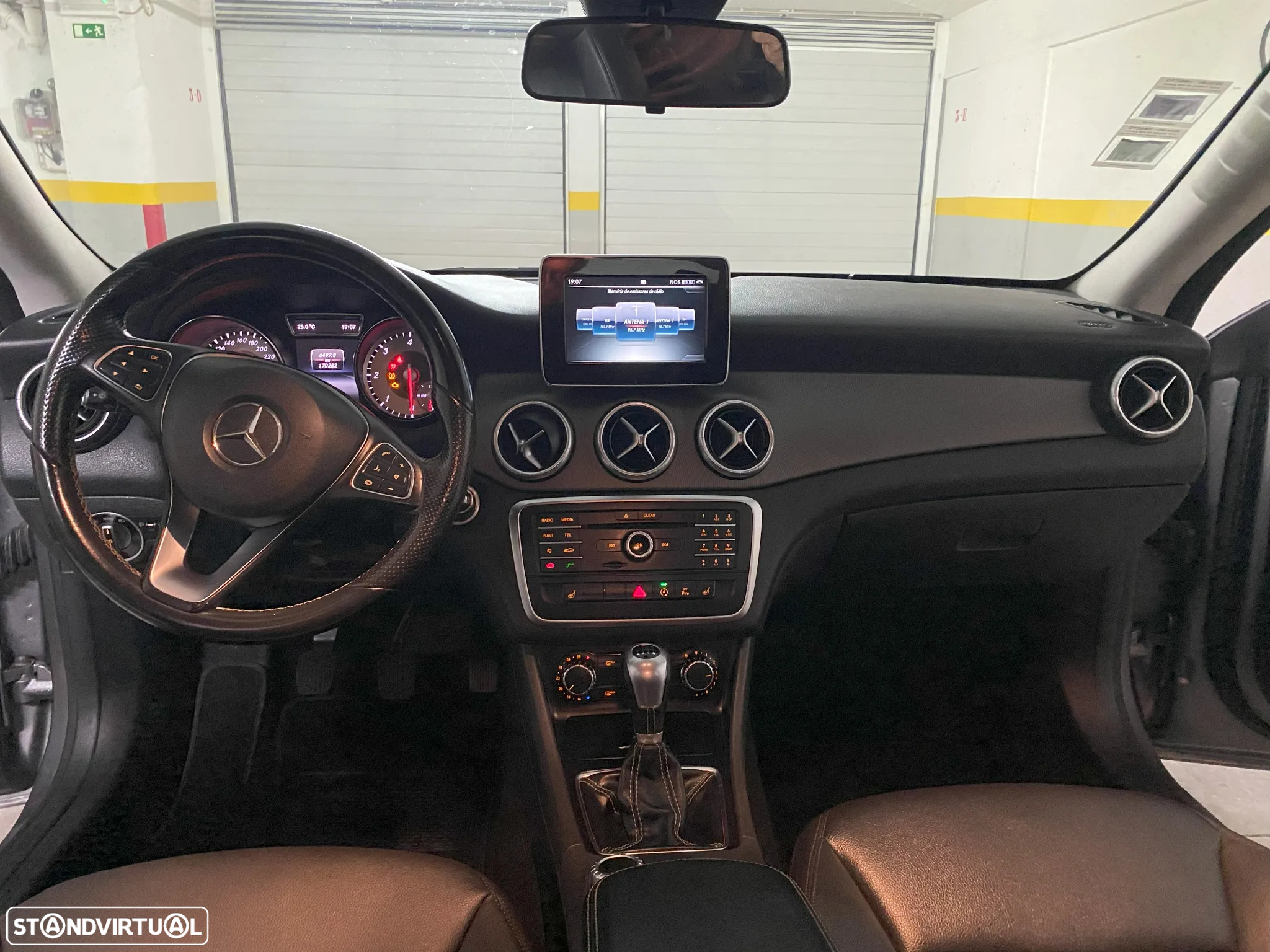 Mercedes-Benz CLA 180 (CDI) d - 21