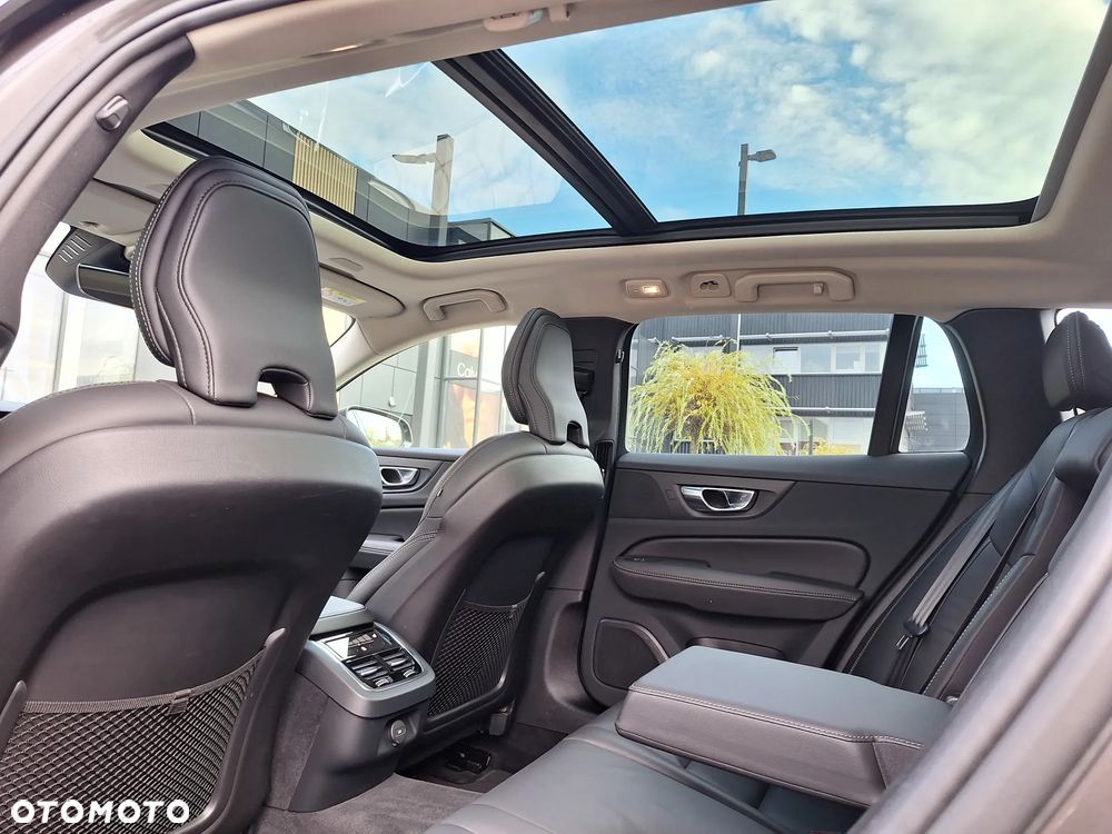 Volvo V60 Cross Country Ultimate B5 B AWD - 22
