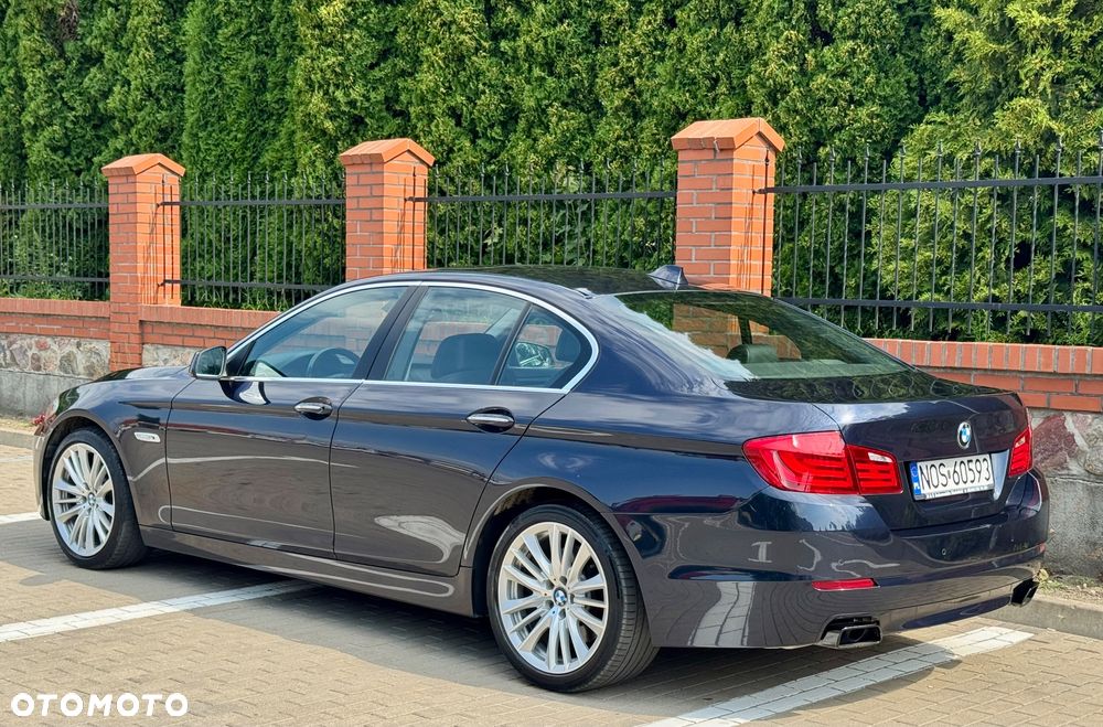 BMW Seria 5 550i Sport-Aut - 21