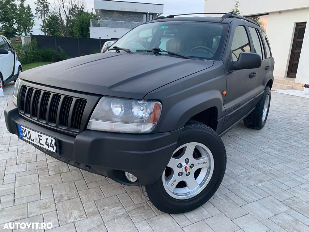 Jeep Grand Cherokee - 12