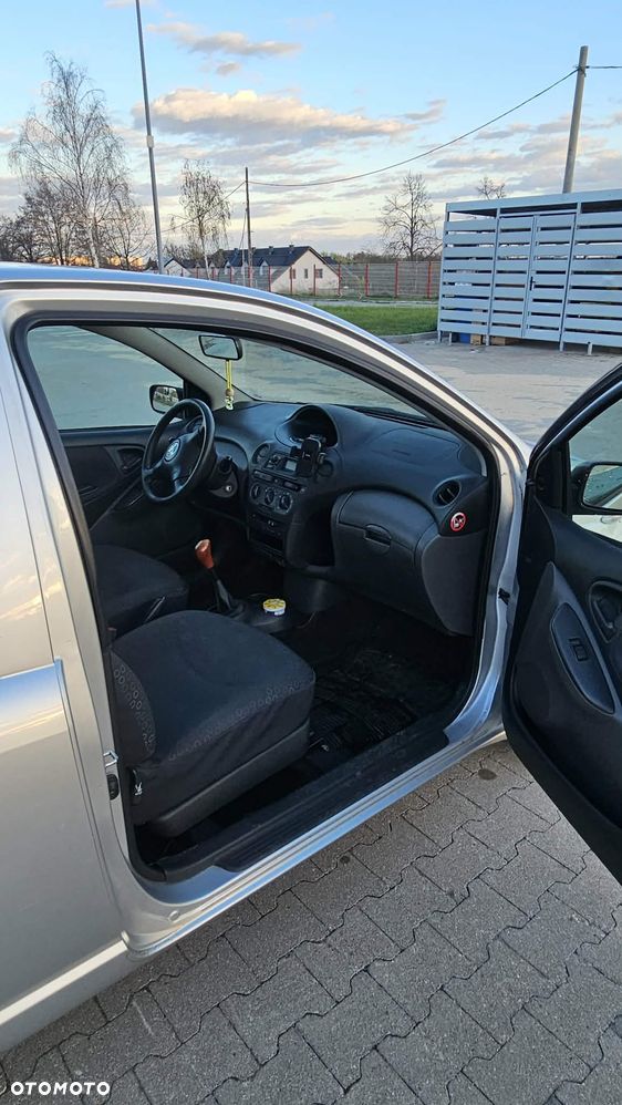 Toyota Yaris - 11