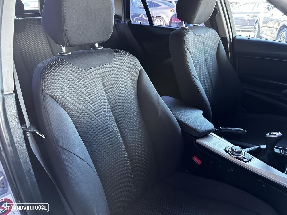 BMW 320 d Sport Line - 36