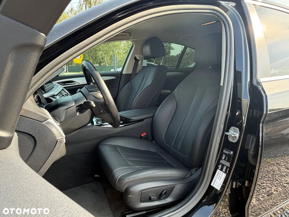 BMW Seria 5 520i - 20
