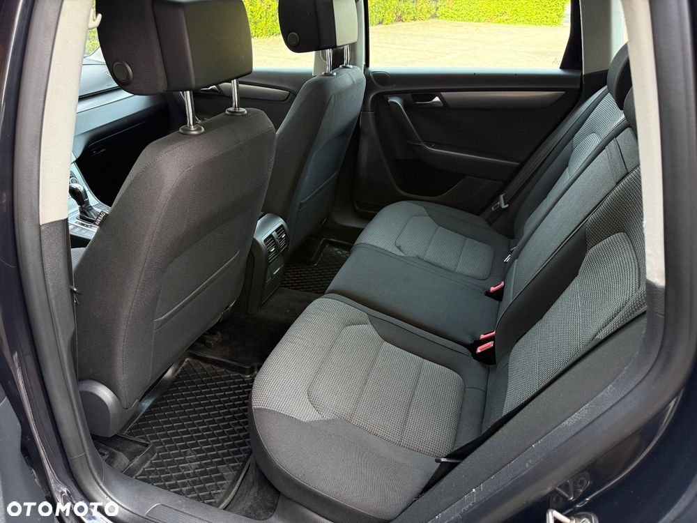Volkswagen Passat 2.0 TDI DPF DSG Comfortline - 22