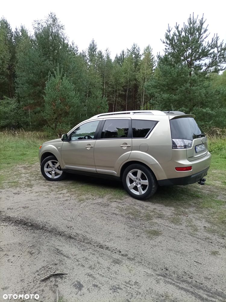 Mitsubishi Outlander 2.0 DI-D 4WD Intense - 1