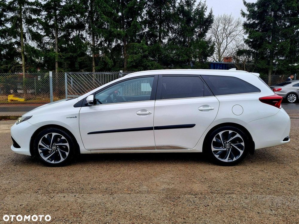 Toyota Auris Hybrid 135 Prestige - 8