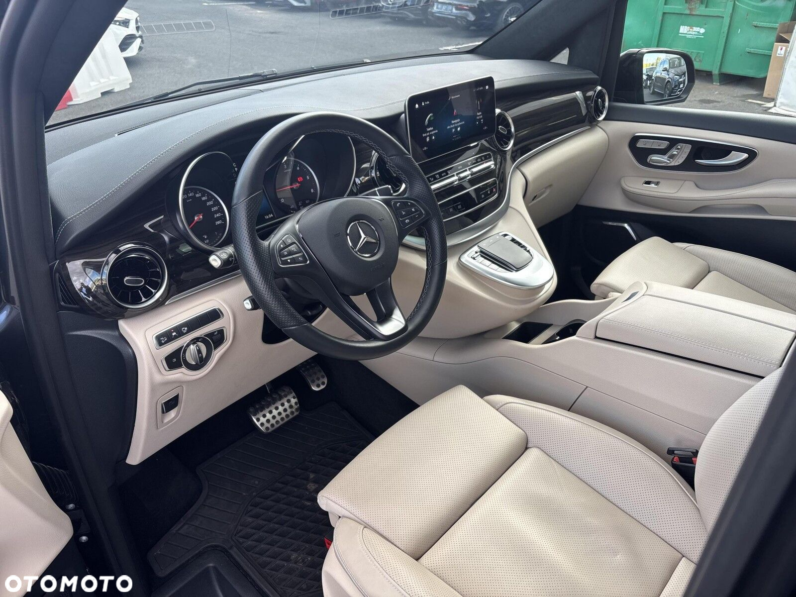 Mercedes-Benz Klasa V - 14