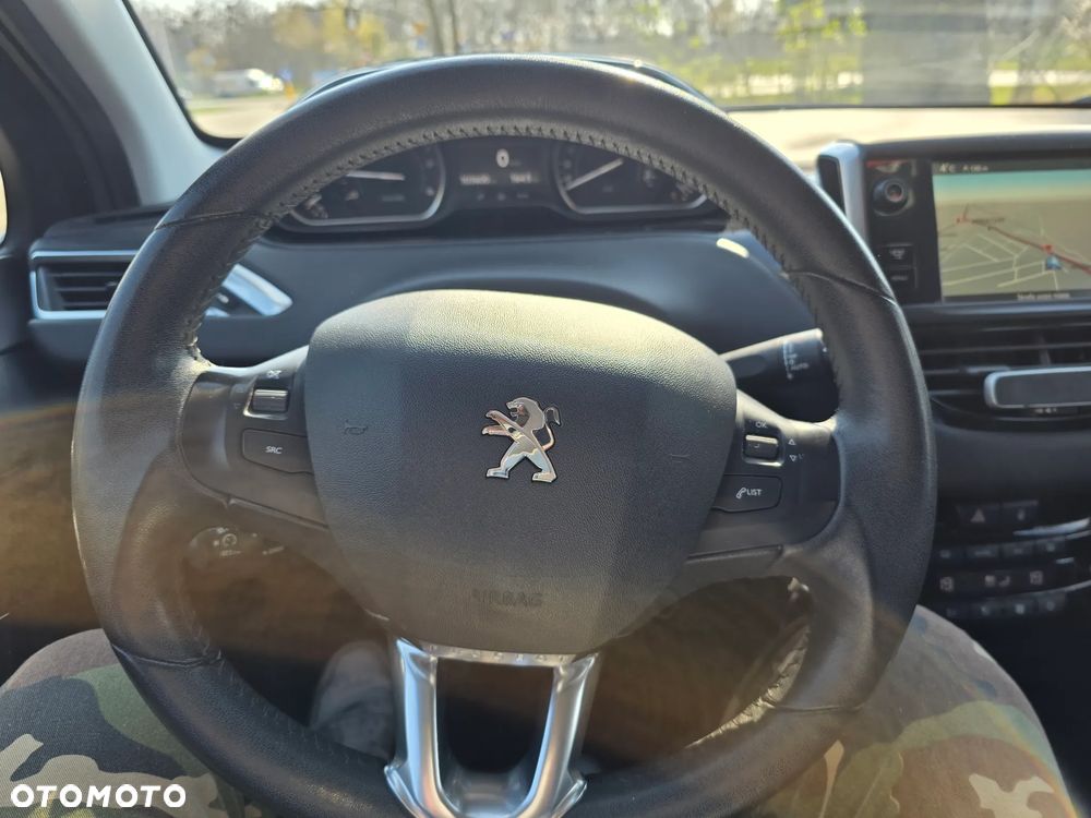 Peugeot 208 - 24