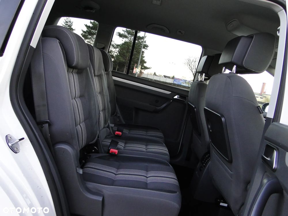 Volkswagen Touran 1.4 TSI MATCH - 12