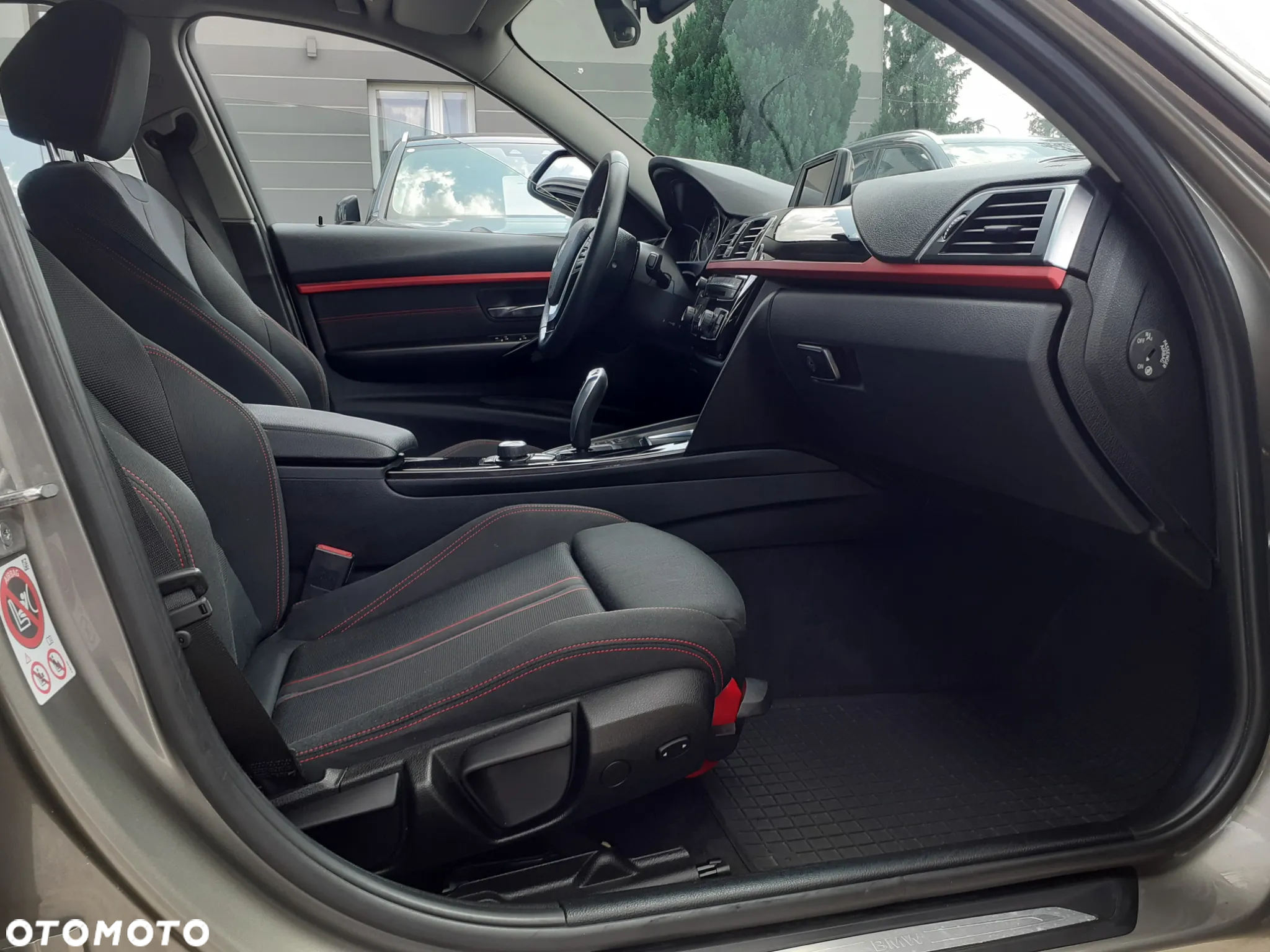 BMW Seria 3 320i xDrive - 21