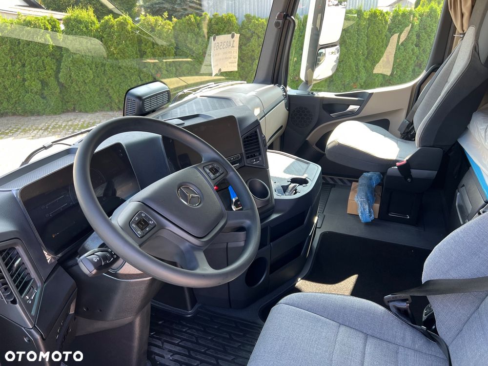 Mercedes-Benz ACTROS - 11