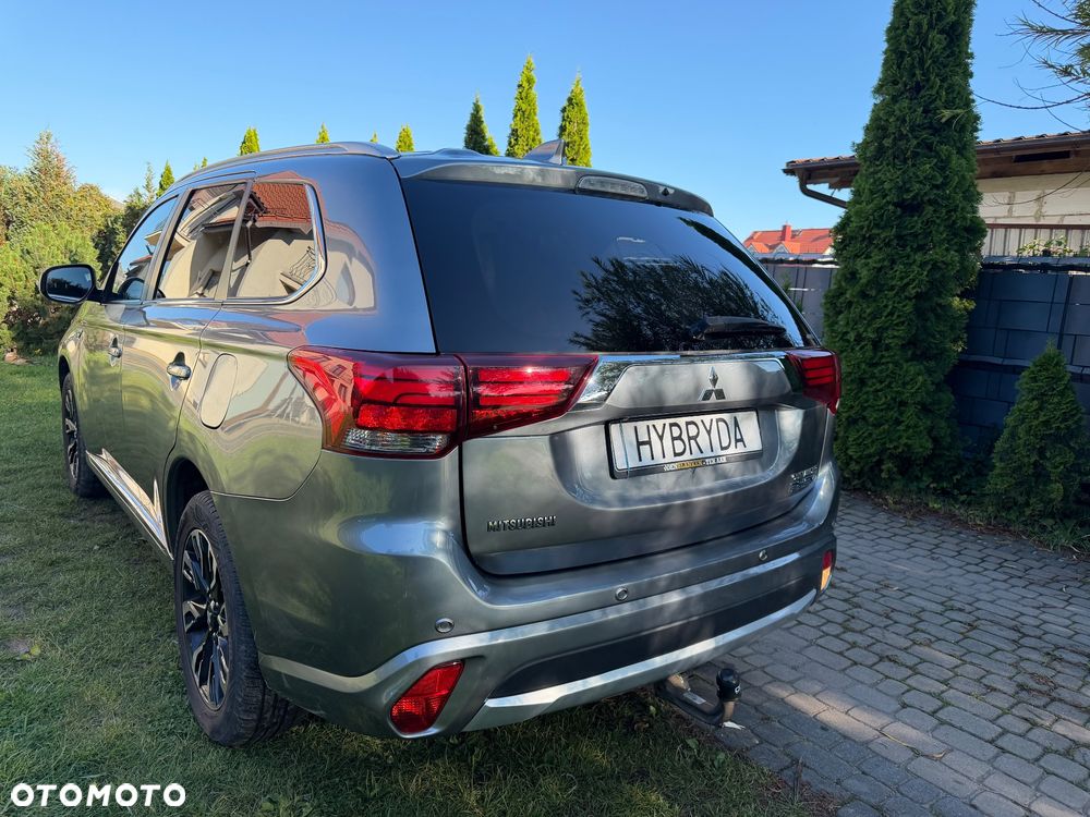 Mitsubishi Outlander - 4