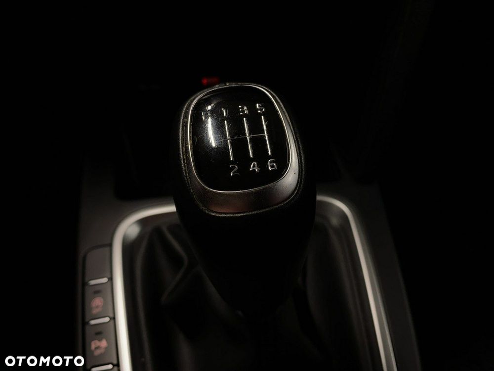 Kia XCeed - 31